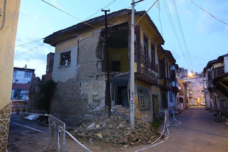 Bu binayı elektrik direği ayakta tutuyor! G4