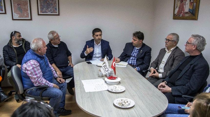 &Ouml;mer G&uuml;nel, Aydınlı rehberleri kutladı