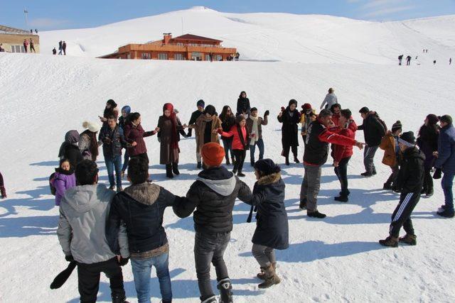 Hakkari’de “Mutlu Çarşamba” projesi