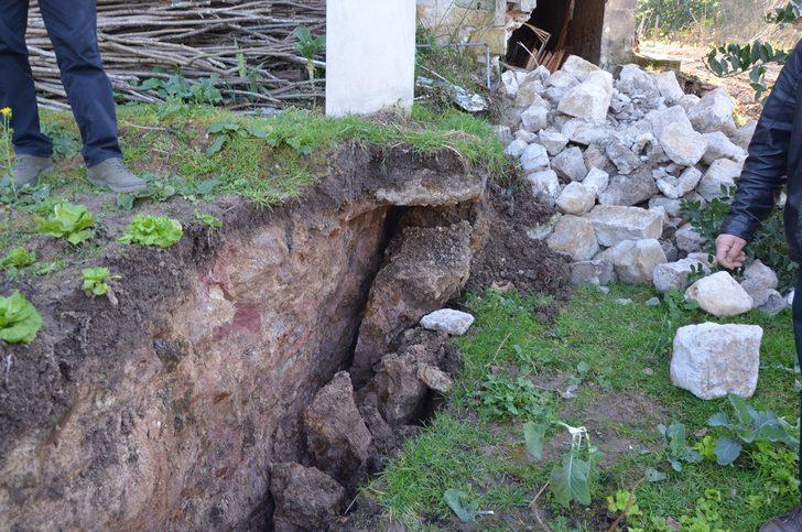 AFAD inceledi, hemen harekete geçildi! Heyelan riski üzerine evler boşaltıldı G4