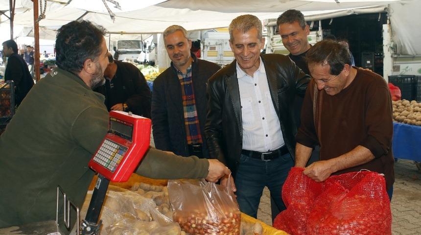 D&uuml;lgeroğlu, se&ccedil;im &ccedil;alışmalarını s&uuml;rd&uuml;rd&uuml;