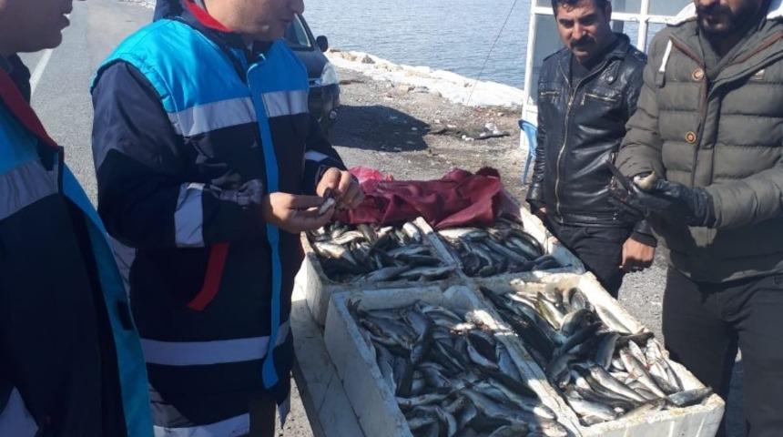 Su &uuml;r&uuml;nlerinde tazelik denetimleri