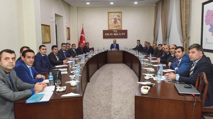 Vali Soyt&uuml;rk Ortaokul M&uuml;d&uuml;rleri ile bir araya geldi