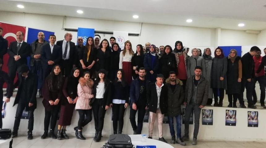 Van&rsquo;da &lsquo;şiir okuma&rsquo; yarışması