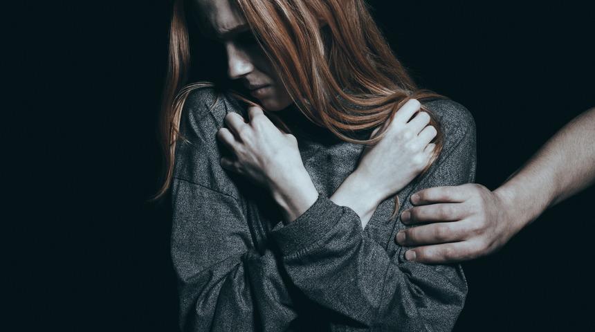 Okulda şoke eden iddia: &Ouml;ğrencilerden uygunsuz fotoğraf istedi!