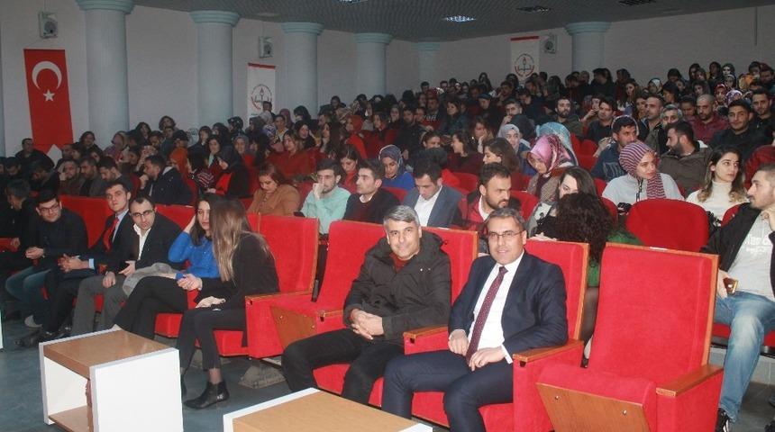 Kozluk’ta ’Bir İshak’sın bir Cemil’ oyunu sergilendi