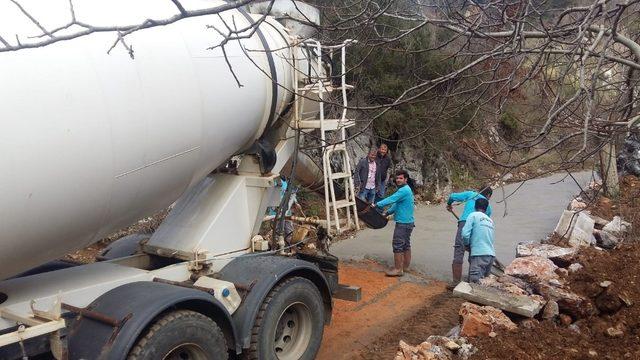 Engelli vatandaşın evine kadar yol yapıldı