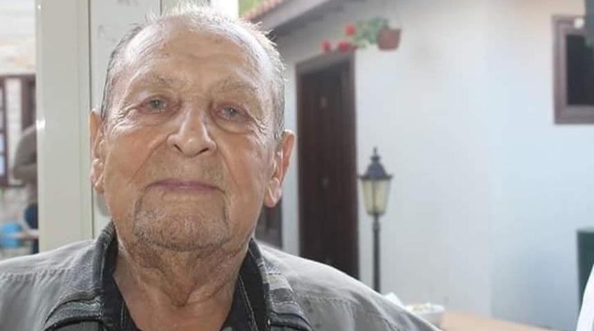 Kuşadası&rsquo;nın efsane turizmci esnafı 94 yaşında hayatını kaybetti