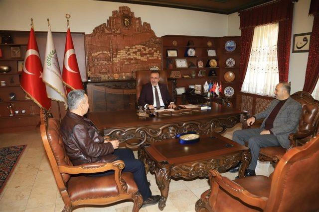 Nevşehir Belediye Başkanı Seçen, halkın sorunlarına çözüm buluyor