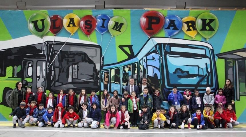 Minikler tramvayı gezerek öğrendi