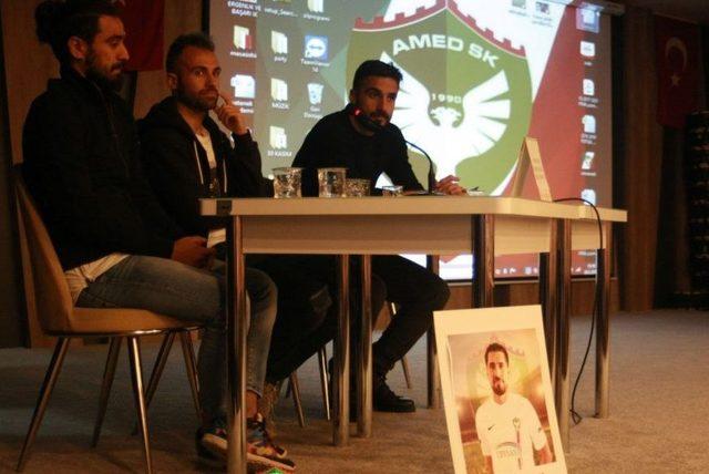 Amed Sportif Faaliyetler’in futbolcuları öğrencilerle buluştu