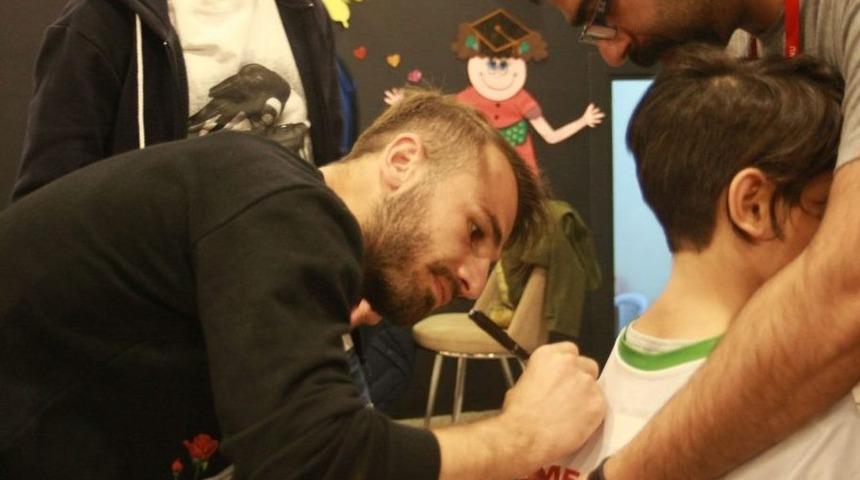 Amed Sportif Faaliyetler&rsquo;in futbolcuları &ouml;ğrencilerle buluştu