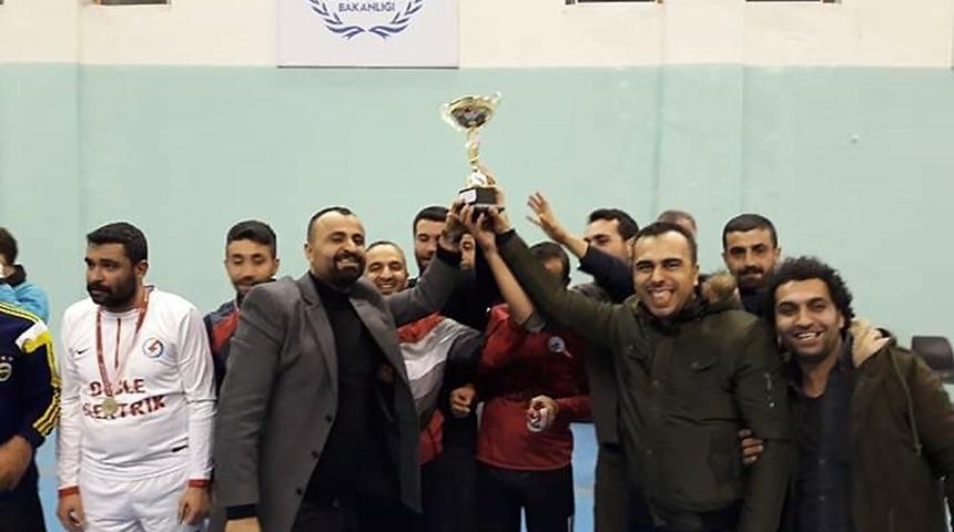 Kurumlar Arası Futbol Turnuvası&rsquo;nda şampiyon Dicle Elektrik