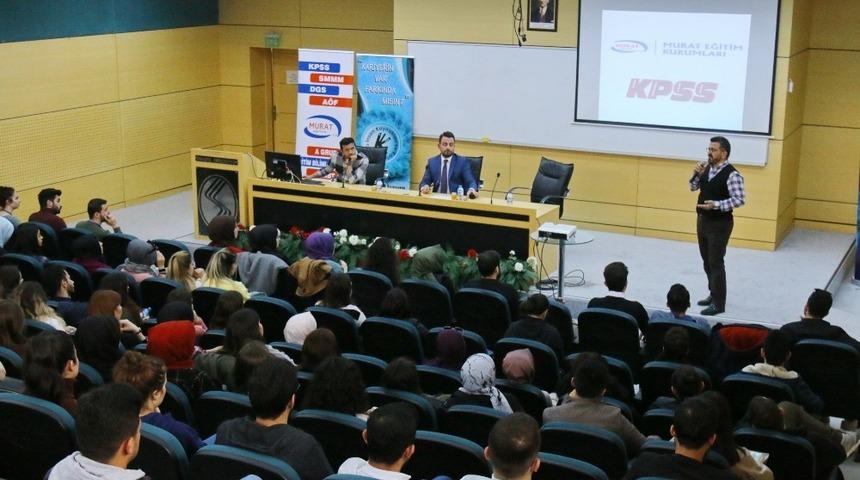 Kamuda Kariyer başlıklı konferans SAÜ’de düzenlendi