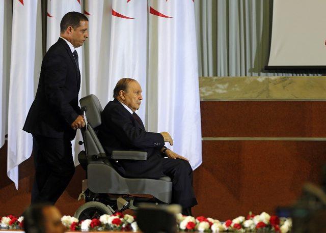 Cezayir Devlet Başkanı Bouteflika, tedavi için İsviçre’ye gidiyor
