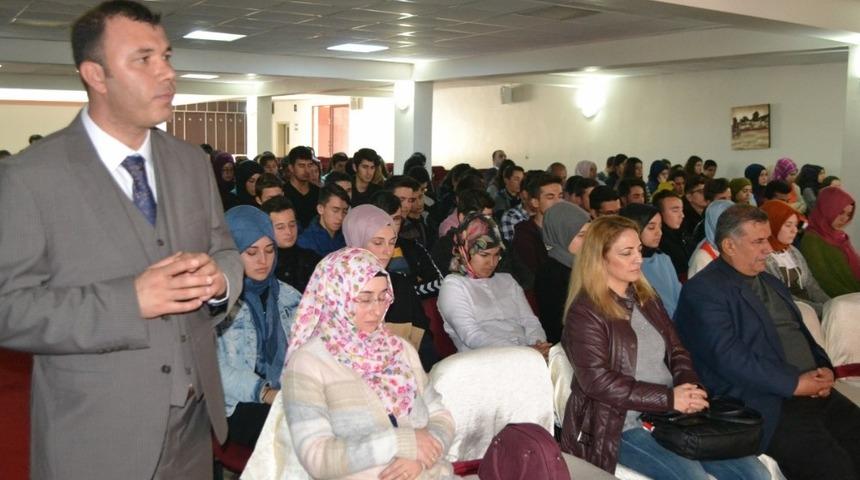 Bozyazılı &ouml;ğrencilere kişisel gelişim konferansı d&uuml;zenlendi