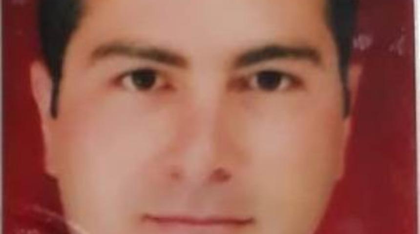 Almanca &ouml;ğretmeni kendini asarak intihar etti