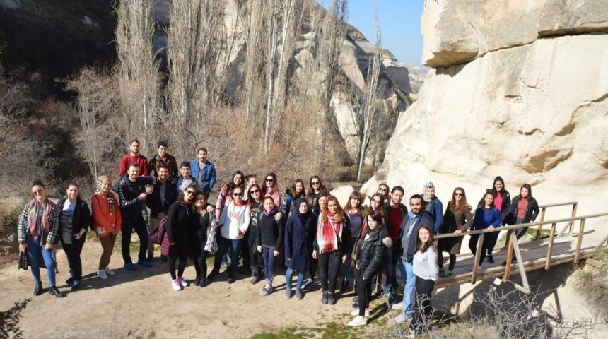 Turizm Fak&uuml;ltesi &ouml;ğrencilerinden vadi gezisi