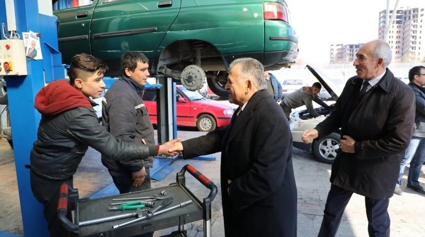 Yeni Sanayi Esnafını Ziyaret Eden B&uuml;y&uuml;kkılı&ccedil;, "Sanat, Emek ve Alın Terinin Rızka D&ouml;n&uuml;şt&uuml;ğ&uuml; Merkez"