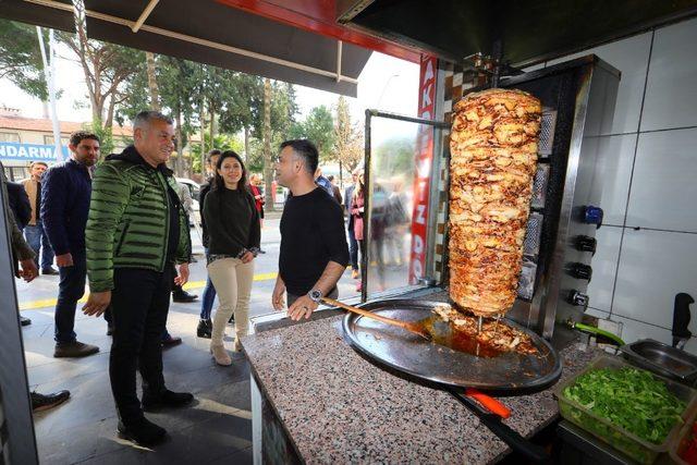 Başkan adayı Sözen, seçim çalışmalarını sürdürdü