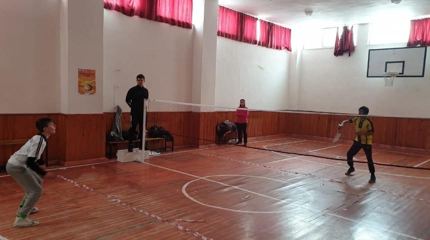 Eleşkirt&rsquo;te bedminton turnuvası finalleri yapıldı