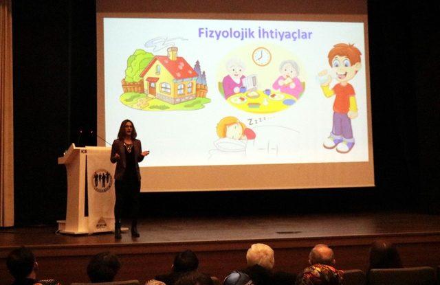 Prof.Dr. Ülkü Sayın, memleketi Kırşehir’de ilk konferansını verdi