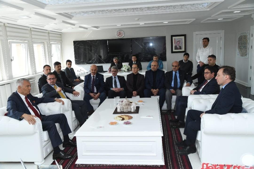 G&uuml;naydın: &ldquo;B&uuml;y&uuml;k Atat&uuml;rk K&uuml;t&uuml;phanesi &uuml;niversitemizi destekleyen proje olacak&rdquo;