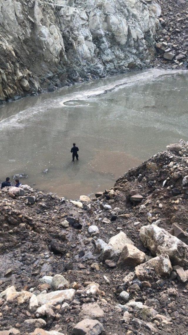 Kömür ocağında toprak kaydı, bir işçi su altında kaldı