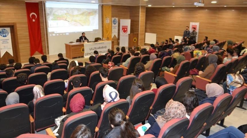 Araştırmacı-Yazar Can Acun Ortadoğu&rsquo;dan bahsetti