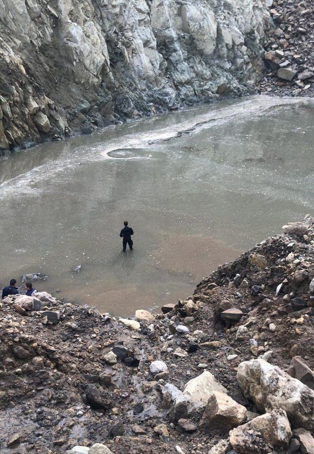 Balıkesir'de maden ocağında toprak kayması