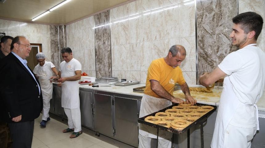 Başkan &Ouml;zakcan&rsquo;dan gece vardiyası
