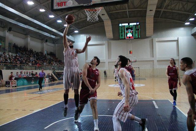 Türkiye Basketbol Ligi: Semt77 Yalova Belediyespor: 76 - Sigortam.net İTÜ: 87