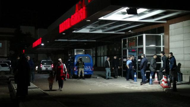 Kilis'te otomobil ile kamyonet çarpıştı: 1 ölü, 9 yaralı