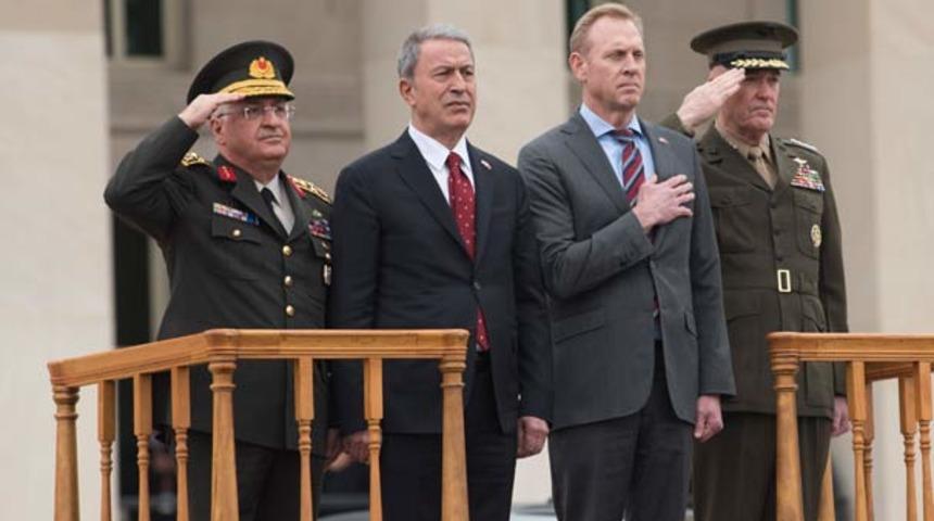 Bakan Akar ve Orgeneral G&uuml;ler ABD'de askeri t&ouml;renle karşılandı