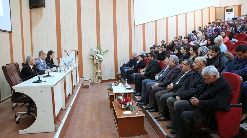 &Uuml;niversite de Kilisli Muallim Rıfat Bilge paneli d&uuml;zenlendi