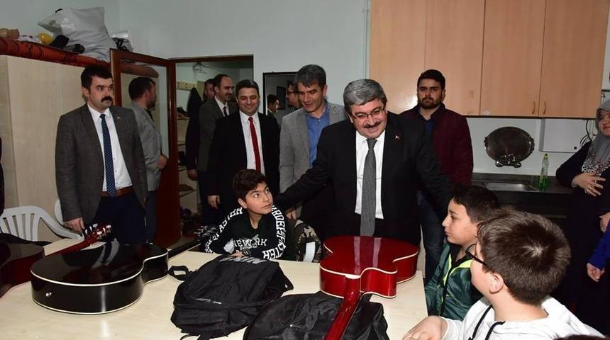 Başkan Can, gen&ccedil; m&uuml;zisyenlerle bir araya geldi