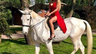 Alp Kılınç Hatice'nin atlı fotoğrafıyla dalga geçince...