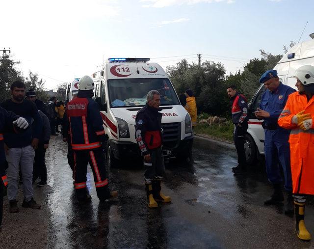 Mersin'de tarım işçilerini taşıyan midibüs devrildi: 1 ölü, 16 yaralı (2)- Yeniden