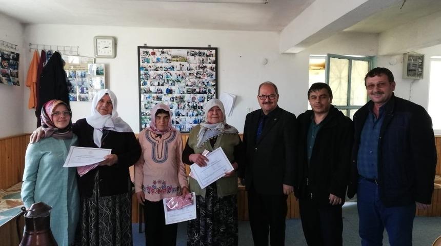 60 yaşından sonra okuma-yazma öğrendiler