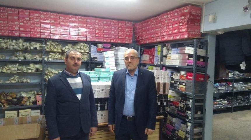 Kur’an’a Hizmet Derneği’nden giyim markete yardım