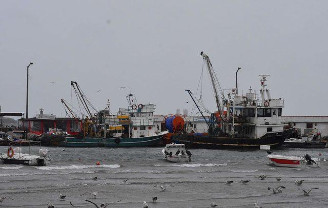 Trakya'da kar ve fırtına etkili oluyor