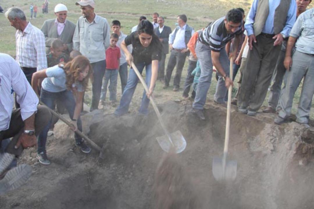Tuvalete kapatılıp, a&ccedil; susuz bırakılan Melek'in &ouml;l&uuml;m&uuml; ile ilgili flaş gelişme!