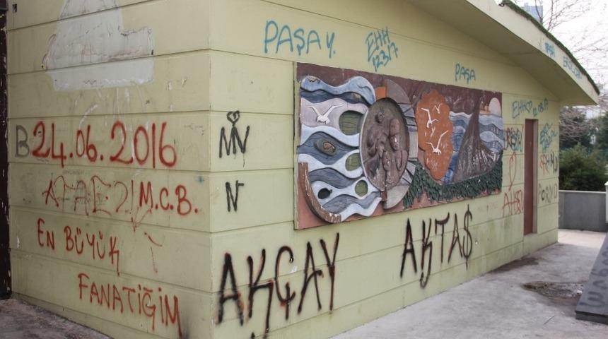 Duvarlar yazılarla kirletiliyor