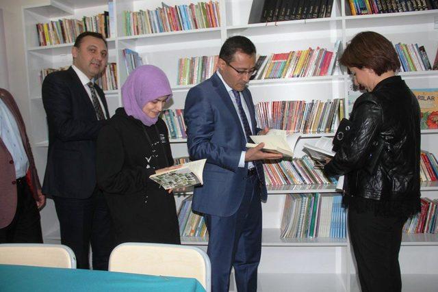 ODT&Uuml; deki kazada &ouml;len İrem K&uuml;t&uuml;k &uuml;n ismi Alaşehir de k&uuml;t&uuml;phaneye verildi 3