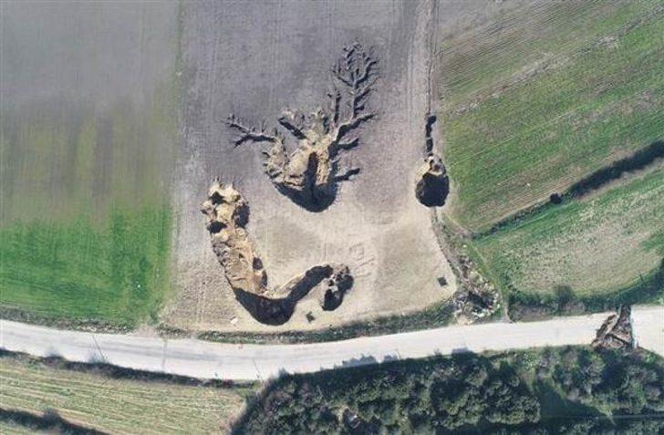 İzmir’de düdenlerin oluştuğu bölge trafiğe kapatıldı  G3