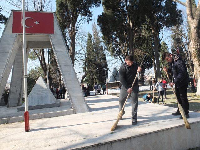 Lise öğrencilerinden anlamlı etkinlik