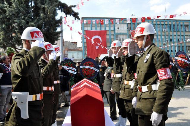 Şehit Uzman Çavuş Mehmet Han'ı son yolculuğuna 5 bin kişi uğurladı