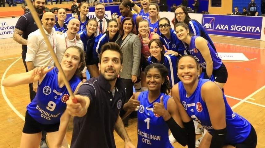 Başkan Çerçioğlu, Halkbank’ı eze eze yenen sultanları kutladı