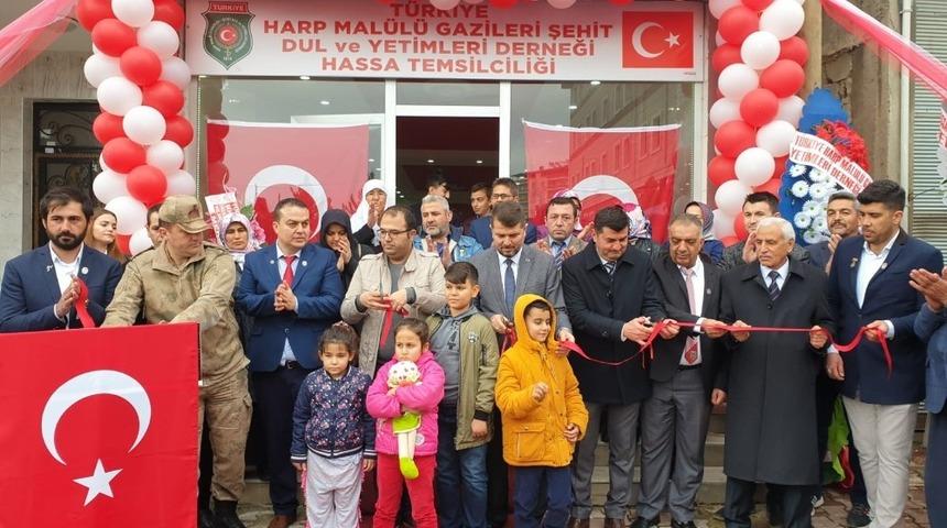 Hassa&rsquo;da dernek a&ccedil;ılışı