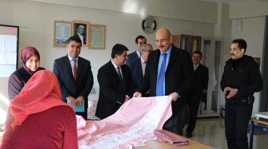 Halk Eğitim Merkezi meslek sahibi yapıyor